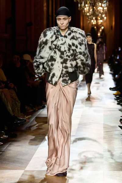Look 25